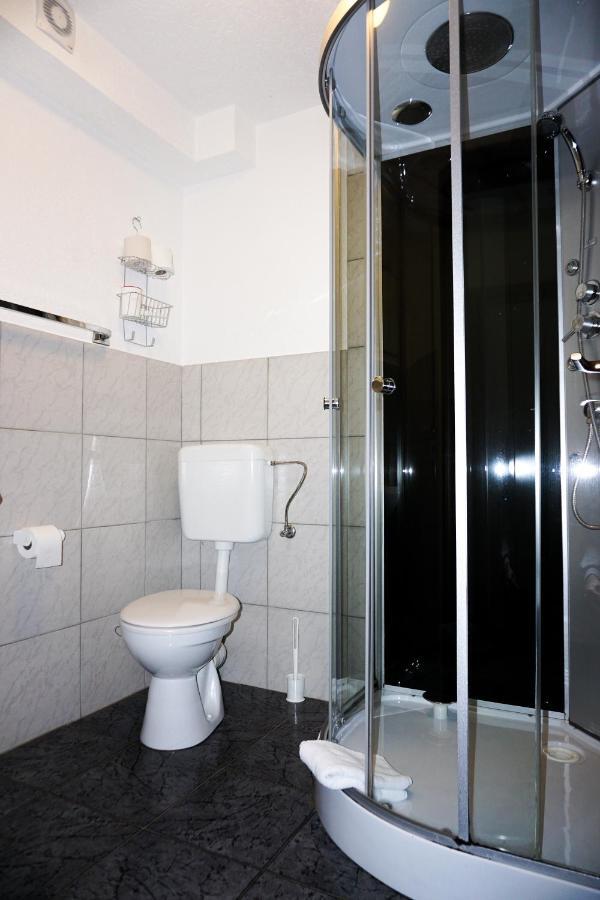Hotel Kreuz Schwabisch Gmund Bagian luar foto