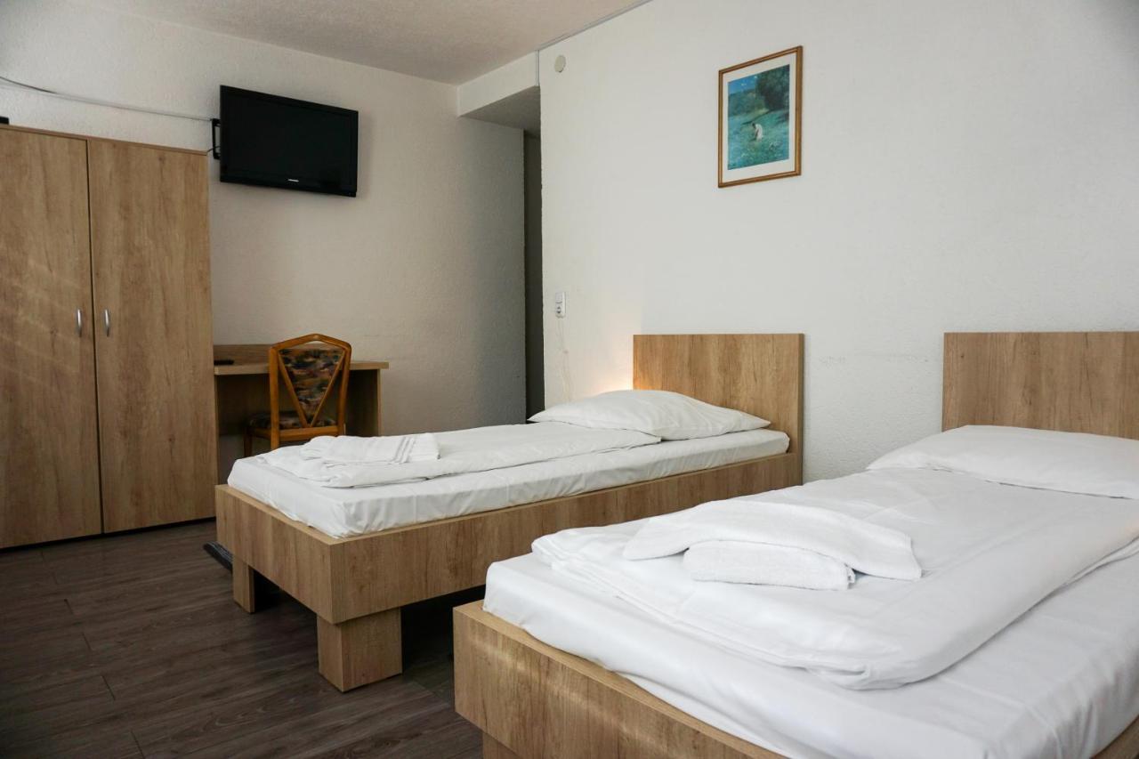 Hotel Kreuz Schwabisch Gmund Bagian luar foto